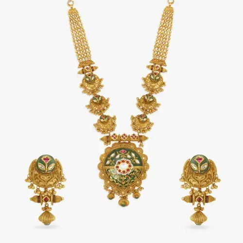 Opulently Classic Necklace Set with Kundan Inlay Work