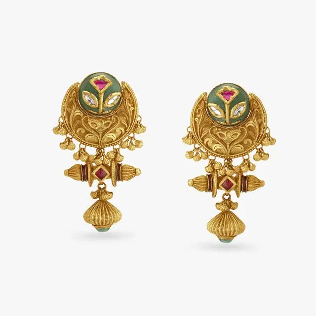 Opulently Classic Necklace Set with Kundan Inlay Work ,